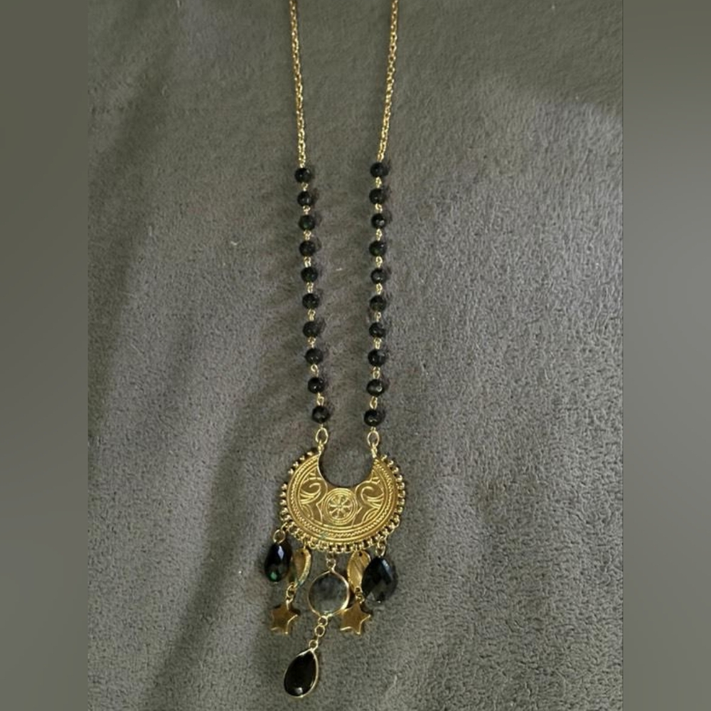 Elegant Gold and Black Necklace